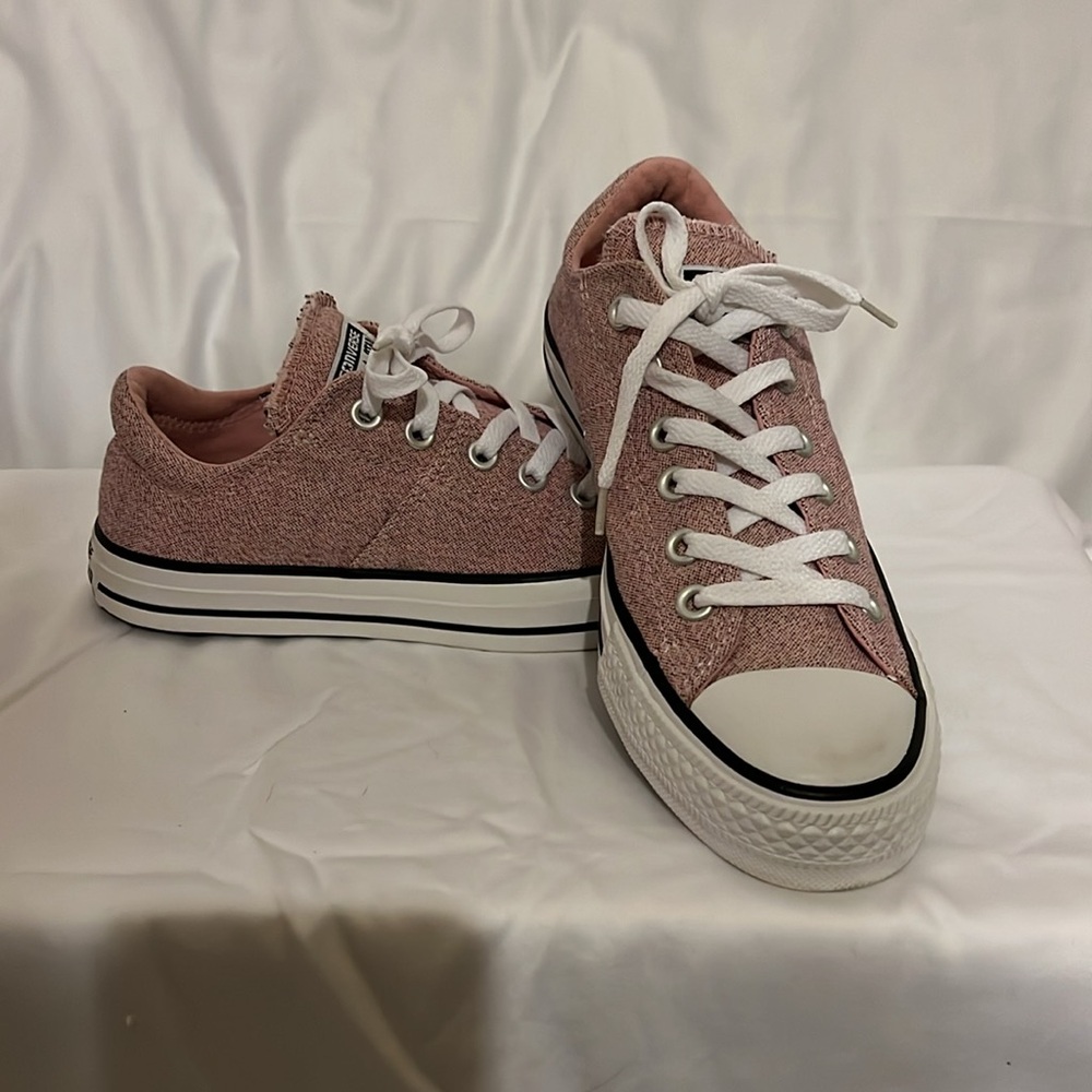 Pink Converse All Stars